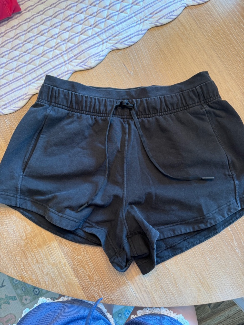 Lululemon inner glow 3’ short